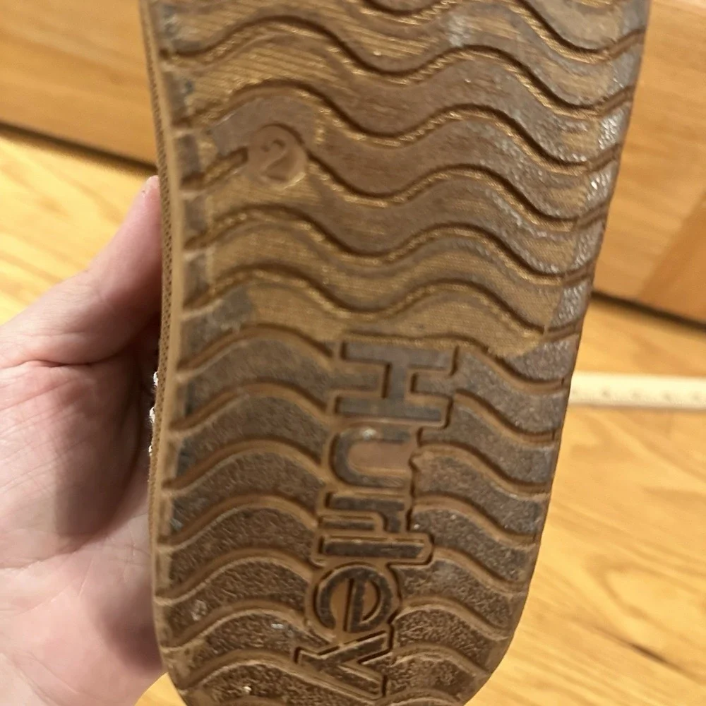 Hurley Brown Suede Lined Slip On Slippers Moccasin Clogs Youth Size 2 Cozy‎